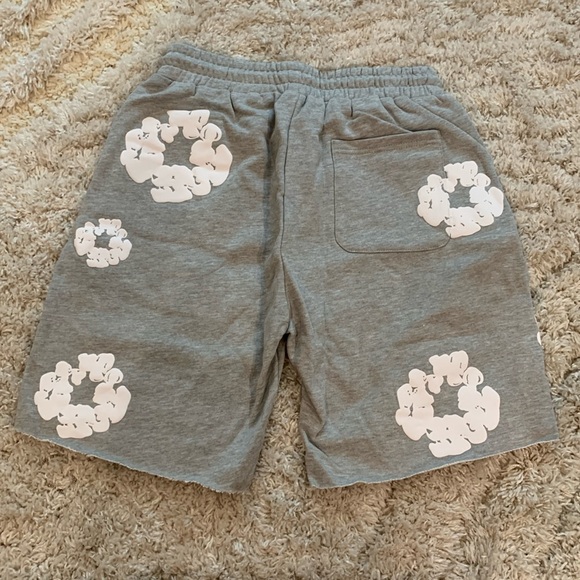 Denim Tears ‘The Cotton Wreath’ Flared Shorts Grey Men’s Large - Picture 2 of 2